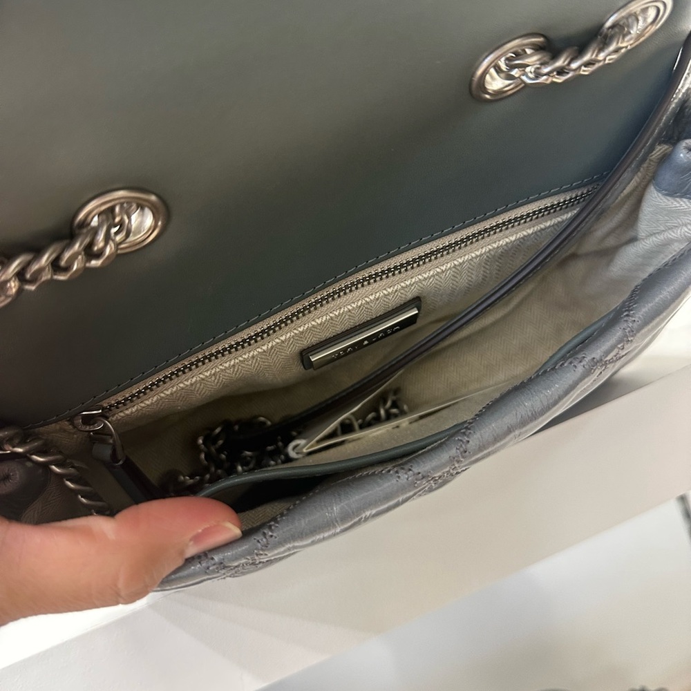 ‼️Still in a original package ‼️ NWT Tory Burch Willa Shine Small should bag - Picture 4 of 8